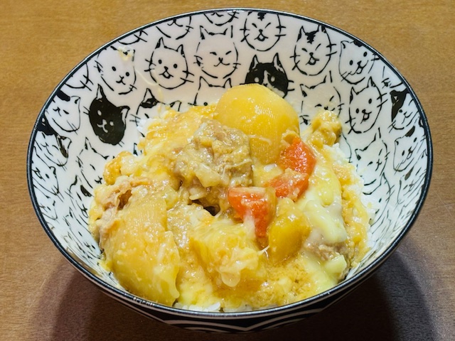 簡単リメイク！味噌肉じゃが丼