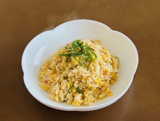 【5分ズボラ飯】梅と大葉のさっぱりチャーハン